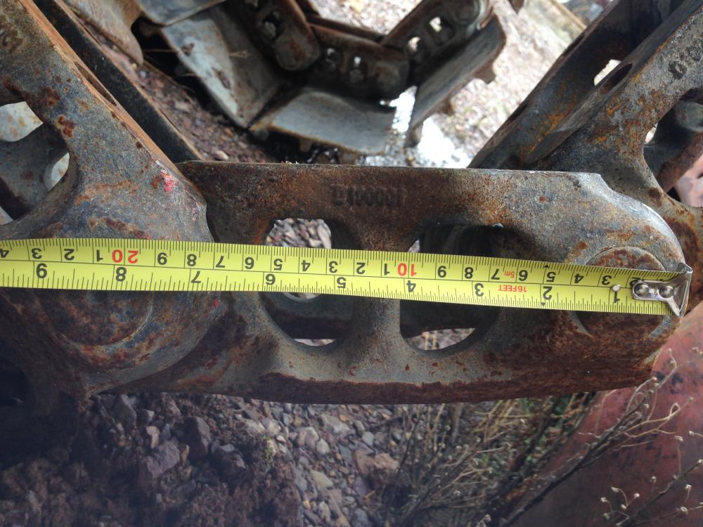 CADENAS  Y ZAPATAS PARA EXCAVADORA