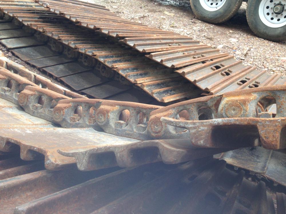 CADENAS  Y ZAPATAS PARA EXCAVADORA