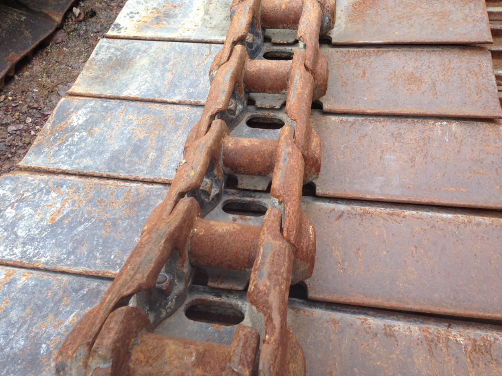 CADENAS  Y ZAPATAS PARA EXCAVADORA