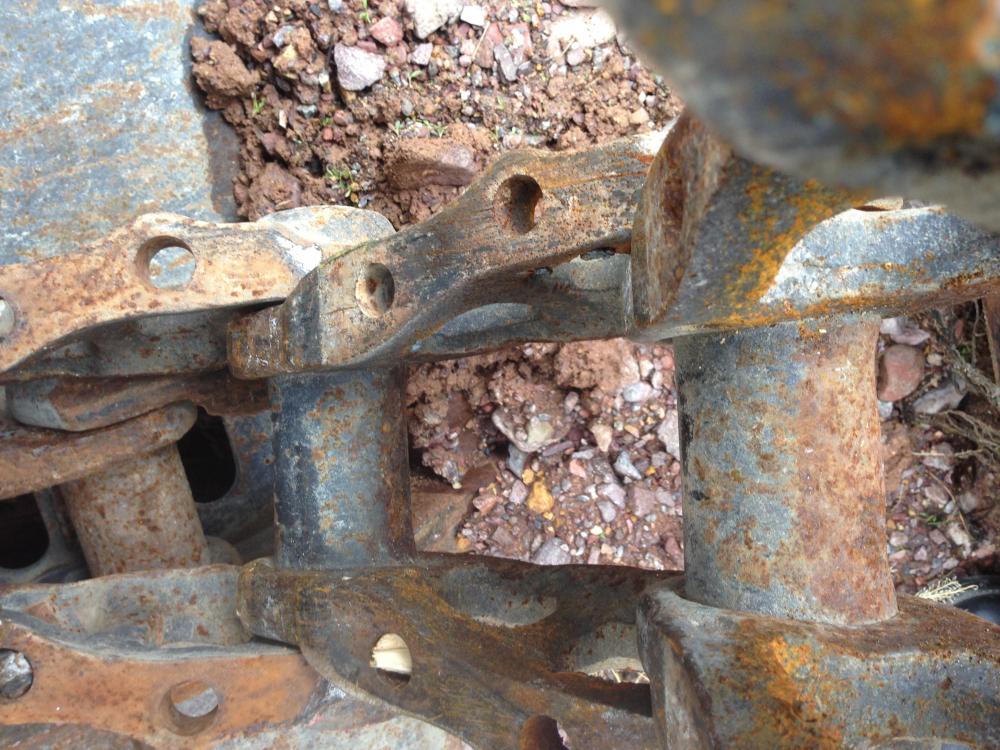 CADENAS  Y ZAPATAS PARA EXCAVADORA