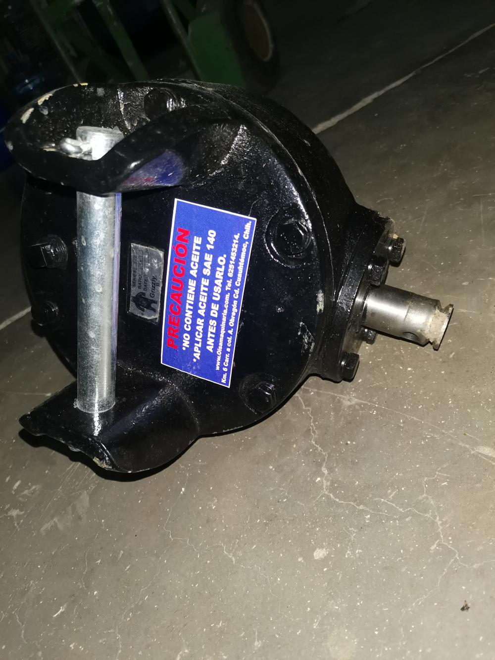 BARRENADORA CON BROCA DE 16 PUL. 