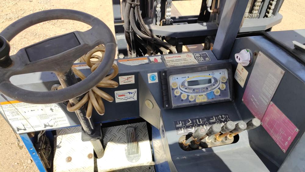 MONTACARGAS 3 LLANTAS