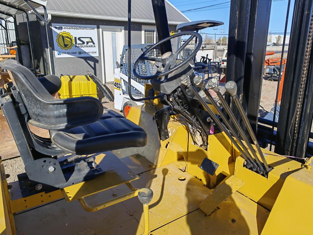 MONTACARGAS TODO TERRENO