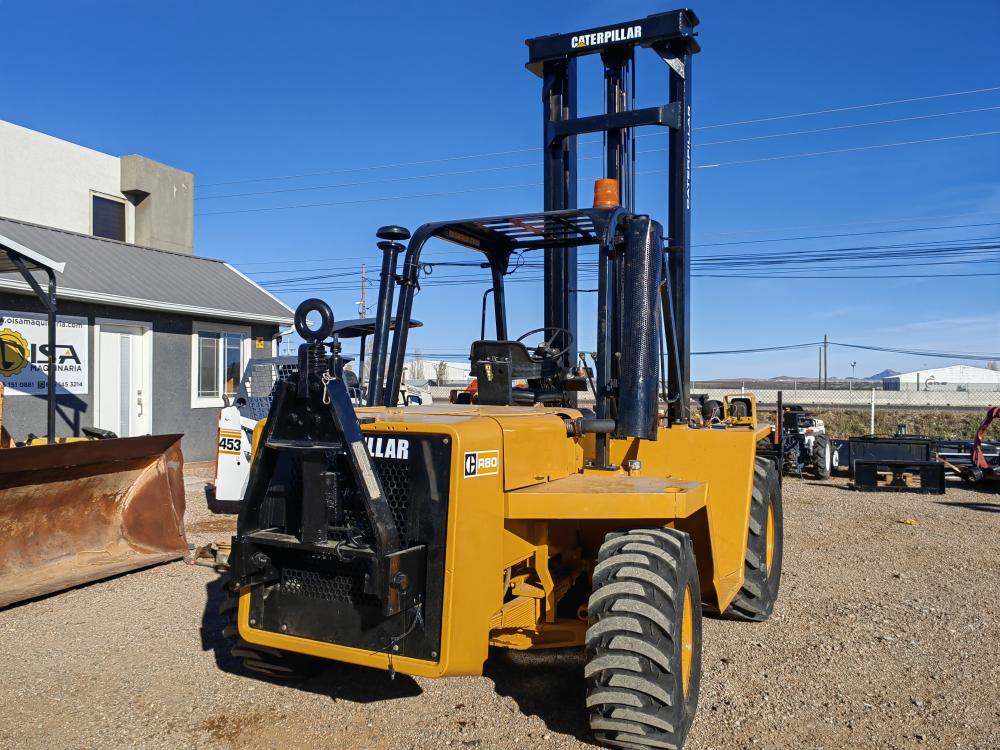 MONTACARGAS TODO TERRENO