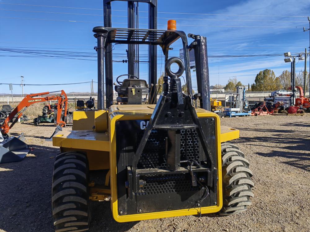 MONTACARGAS TODO TERRENO