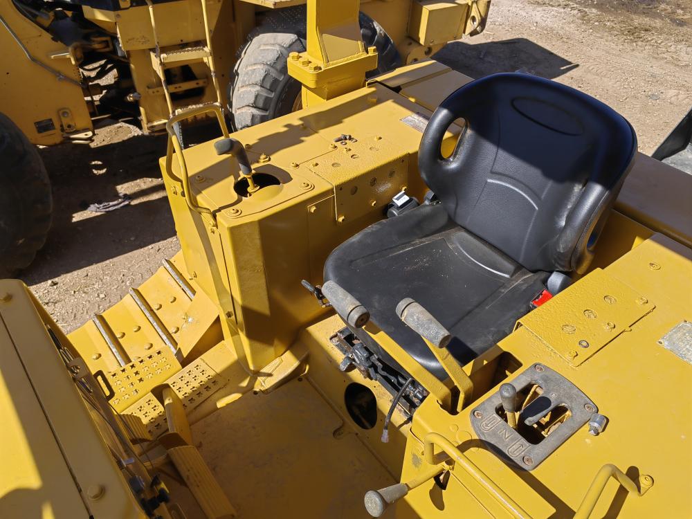 BULL DOZER - TOPADOR FRONTAL CAT