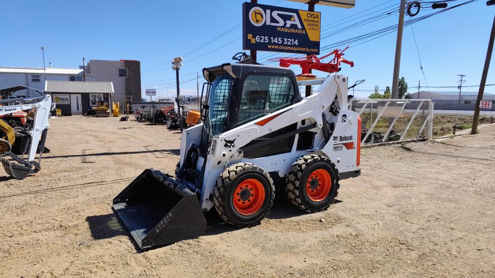 MINICARGADOR BOBCAT ENCABINADO