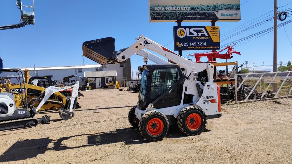 MINICARGADOR BOBCAT ENCABINADO