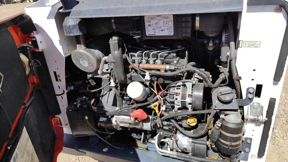 MINICARGADOR BOBCAT ENCABINADO