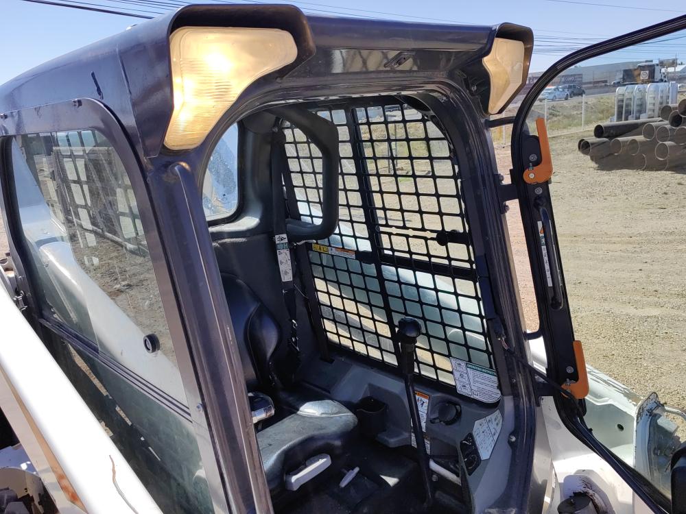 MINICARGADOR BOBCAT ENCABINADO