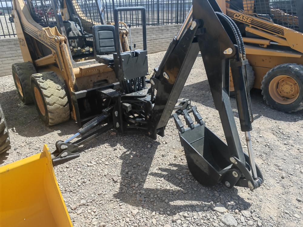 BRAZO EXCAVADOR PARA MINICARGADOR