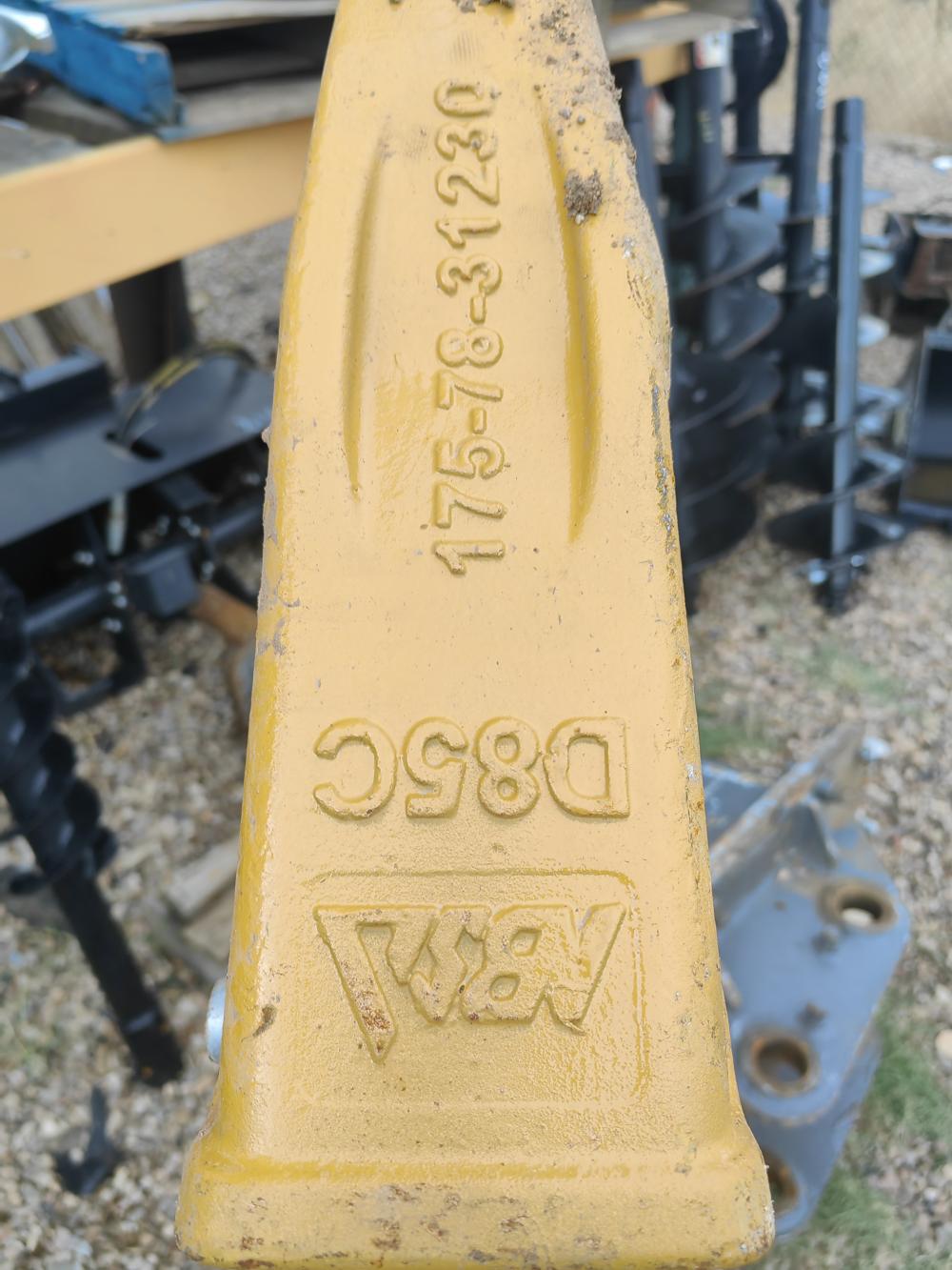 RIPPER EXCAVADORA CAT 320