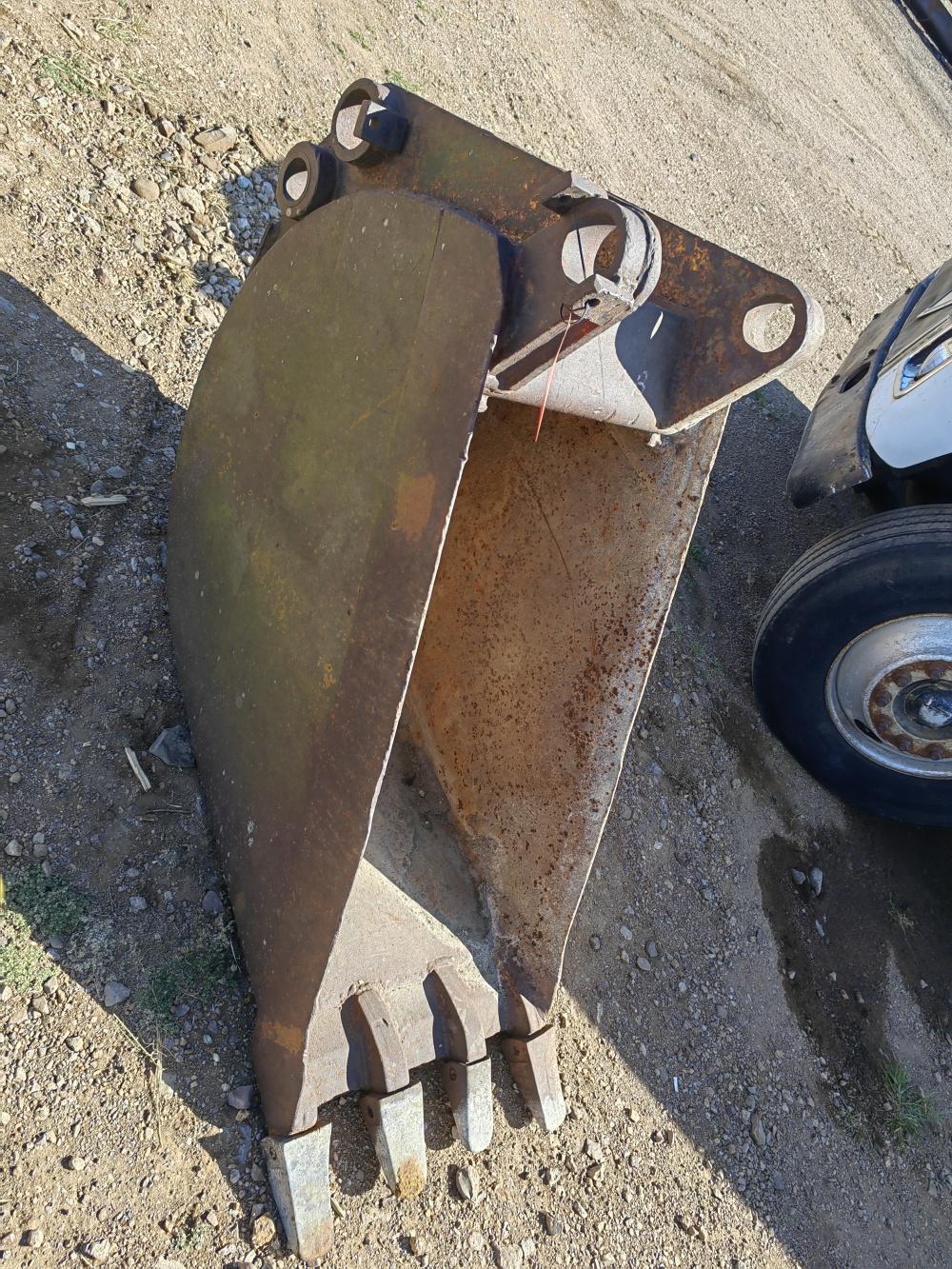 BOTE PARA EXCAVADORA