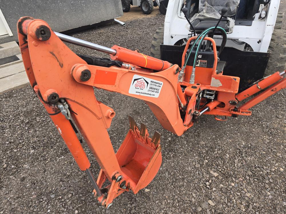 BRAZO PARA MINICARGADOR