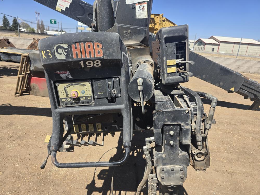 GRUA ARTICULADA HIAB