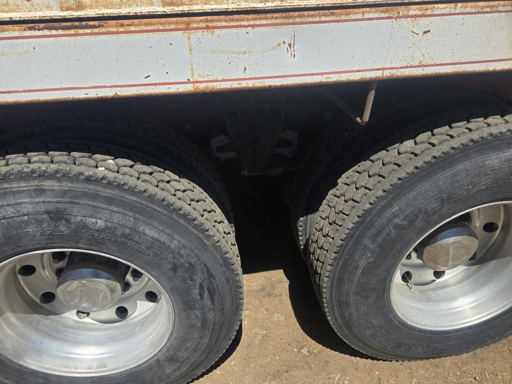 CAMION TORTON CON VOLTEO