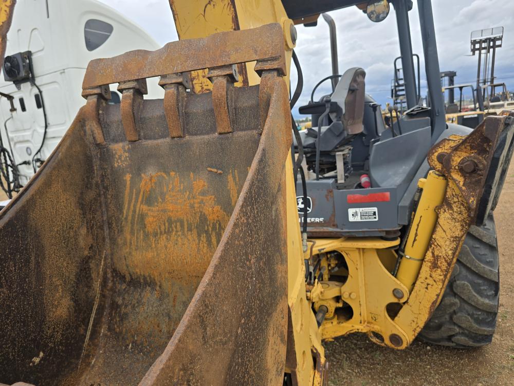 RETROEXCAVADORA JOHN DEERE