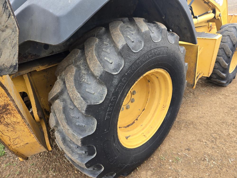 RETROEXCAVADORA JOHN DEERE