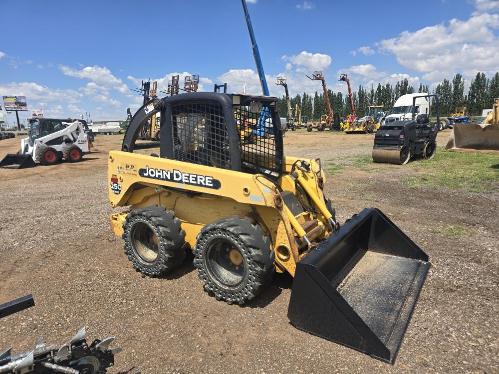 MINICARGADOR JOHN DEERE
