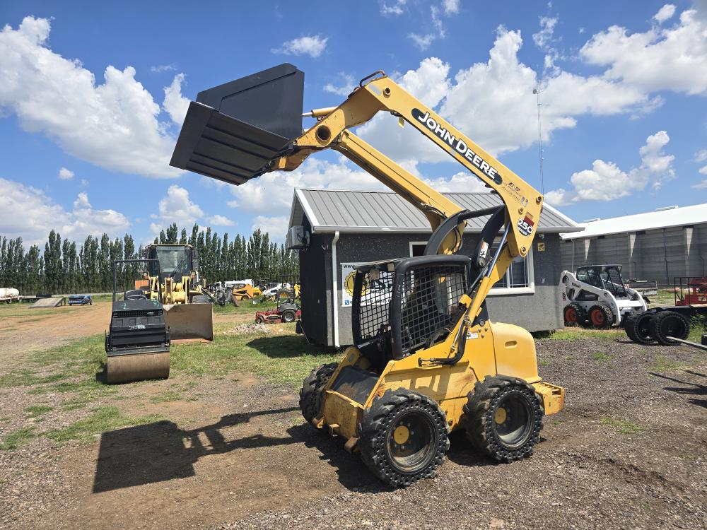MINICARGADOR JOHN DEERE