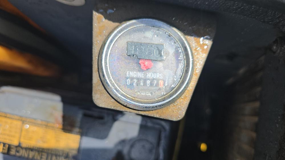 COMPACTADOR VIBRATORIO TANDEM BOMAG