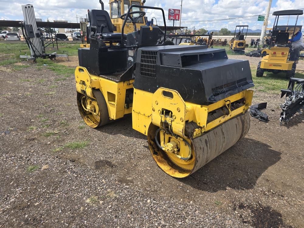COMPACTADOR VIBRATORIO TANDEM BOMAG
