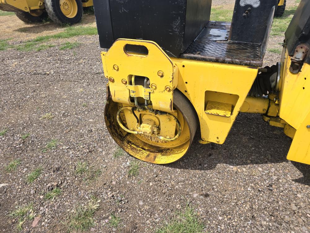 COMPACTADOR VIBRATORIO TANDEM BOMAG