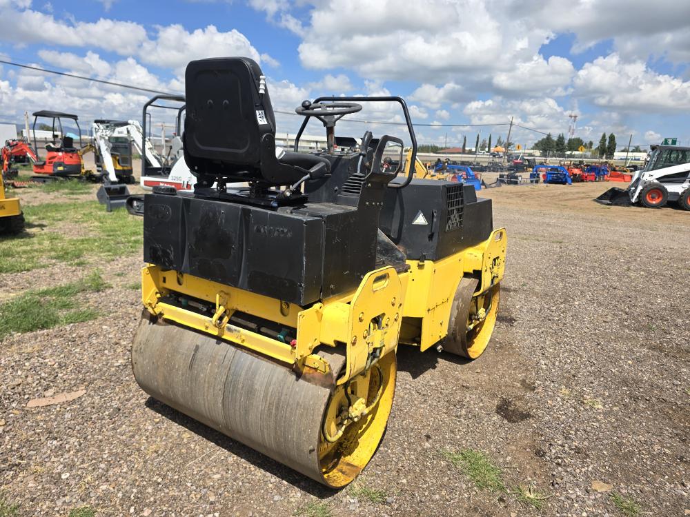 COMPACTADOR VIBRATORIO TANDEM BOMAG