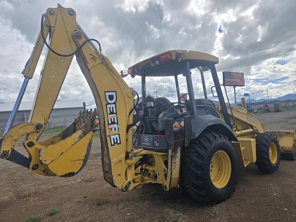 RETROEXCAVADORA 4X4