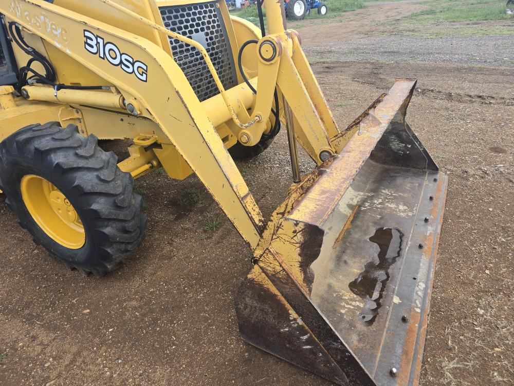 RETROEXCAVADORA 4X4