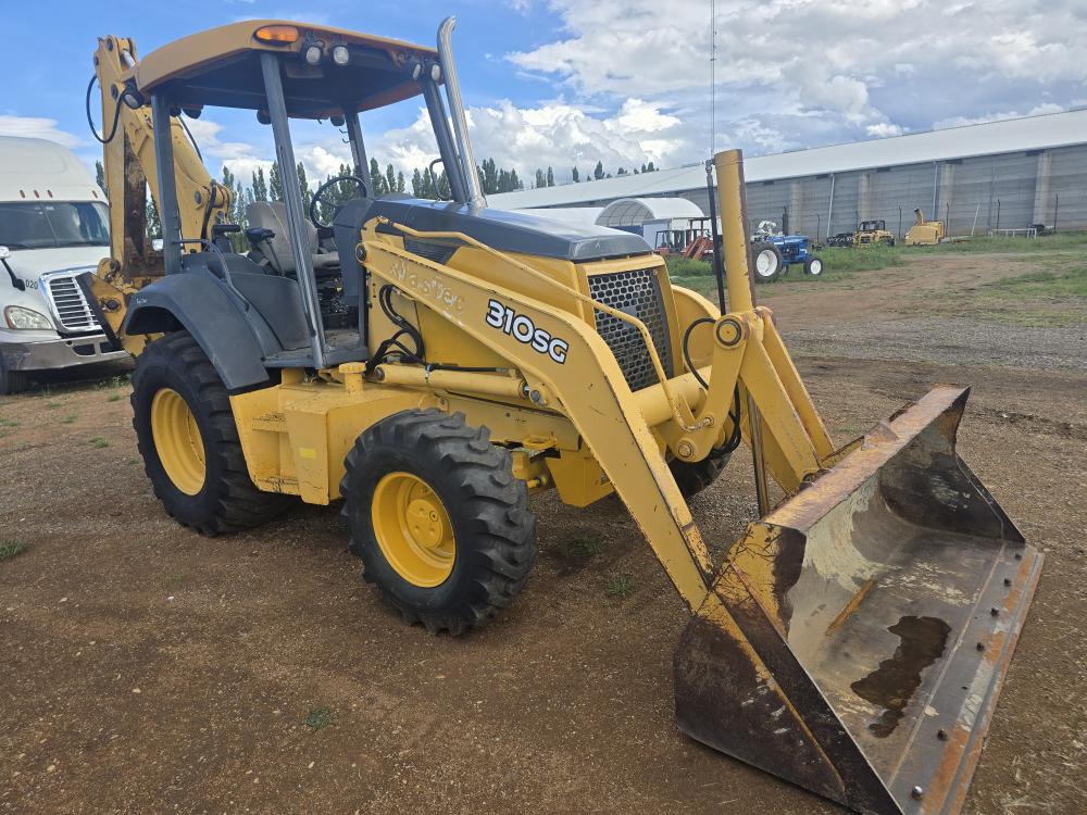 RETROEXCAVADORA 4X4
