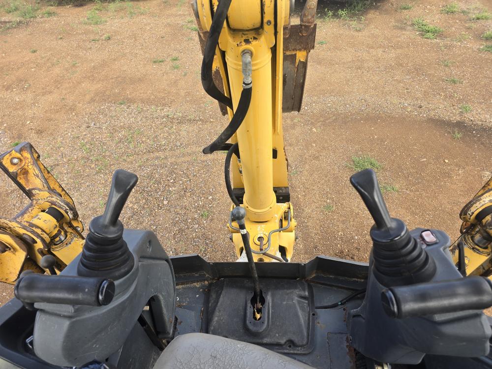 RETROEXCAVADORA 4X4