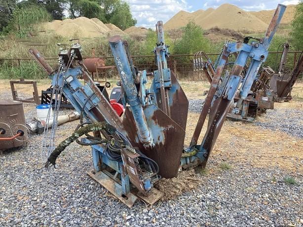 TRANSPLANTADOR DE ARBOLES PARA MINICARGADOR