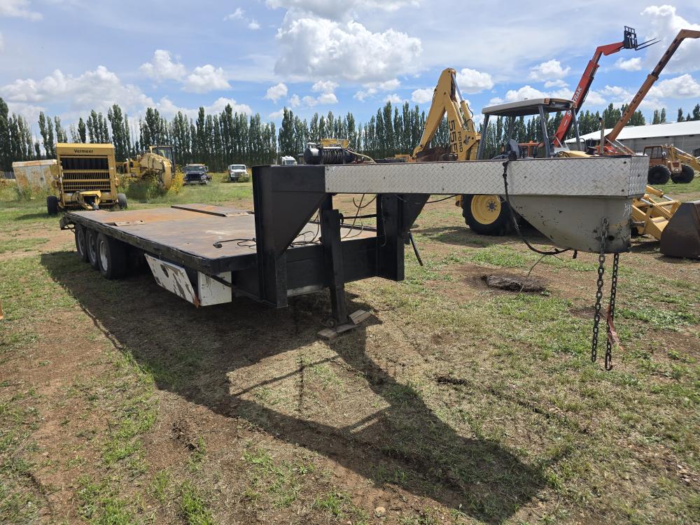 REMOLQUE CUELLO DE GANZO 3 EJES. 