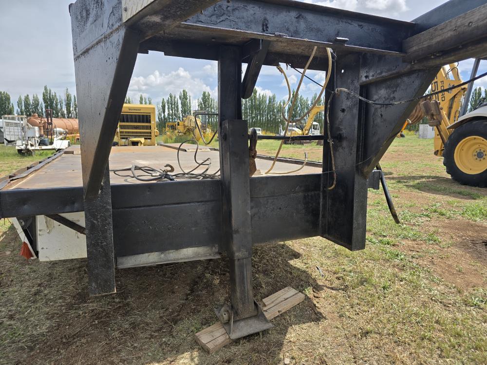 REMOLQUE CUELLO DE GANZO 3 EJES. 