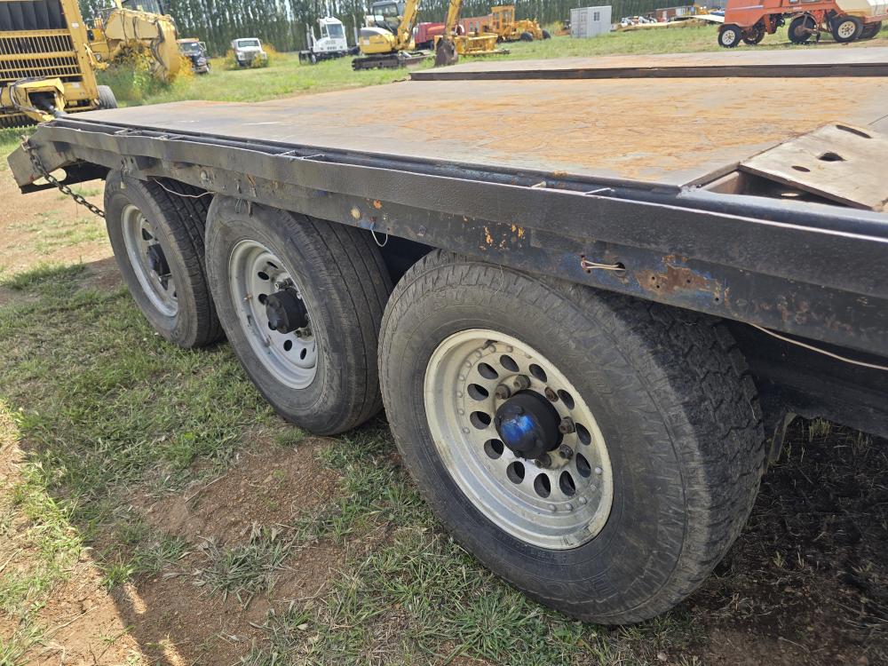 REMOLQUE CUELLO DE GANZO 3 EJES. 