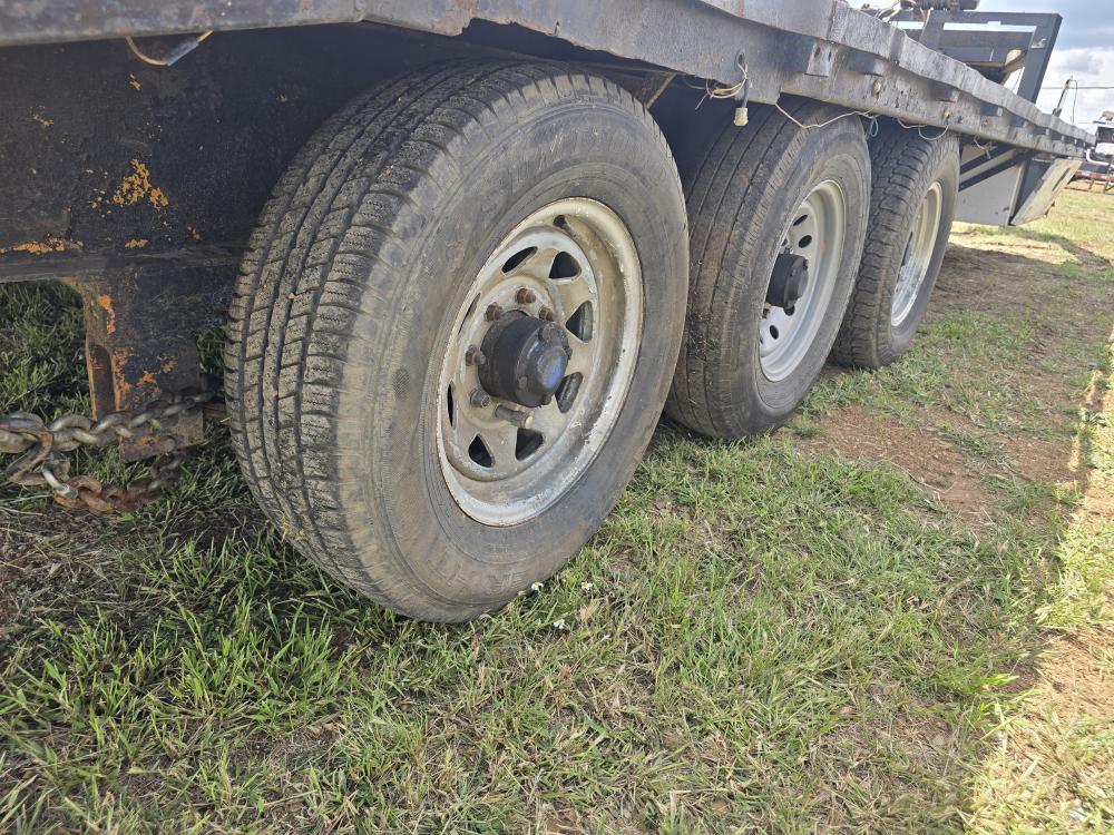 REMOLQUE CUELLO DE GANZO 3 EJES. 