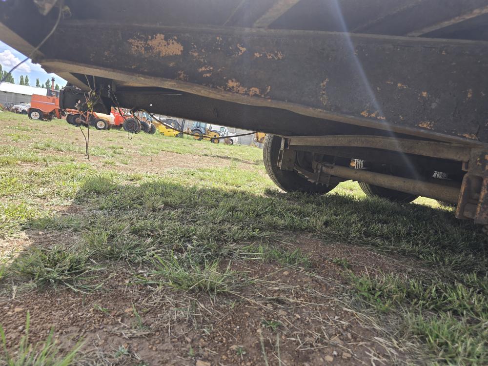 REMOLQUE CUELLO DE GANZO 3 EJES. 