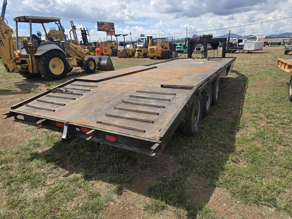 REMOLQUE CUELLO DE GANZO 3 EJES. 