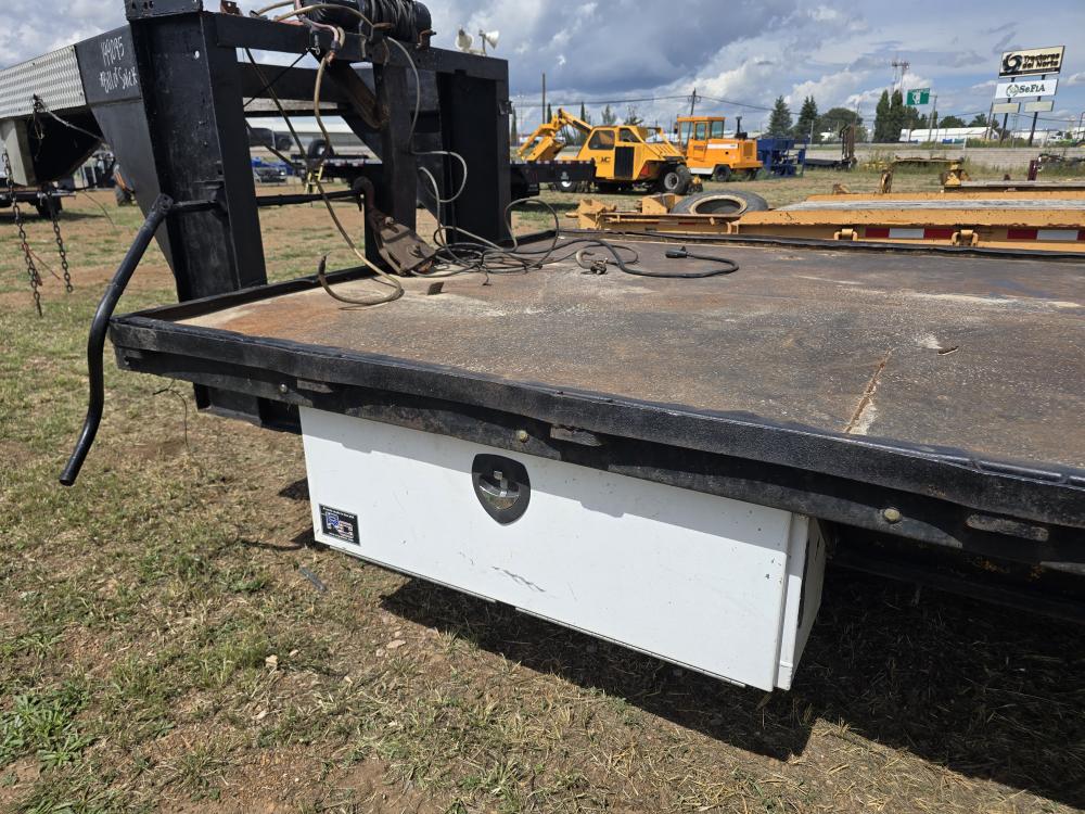 REMOLQUE CUELLO DE GANZO 3 EJES. 