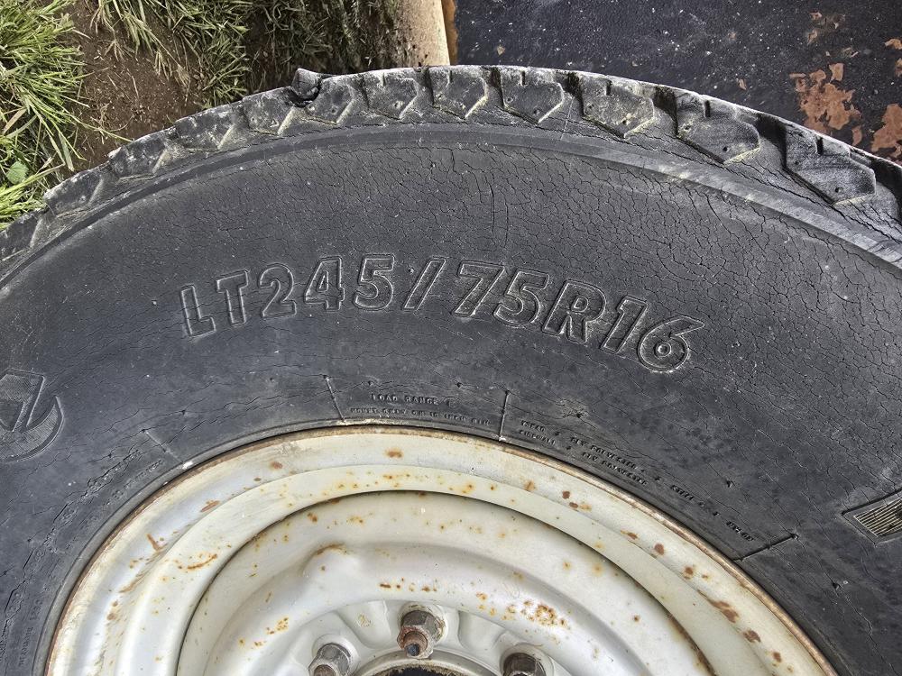 REMOLQUE PARA GANADO TIPO GANZO