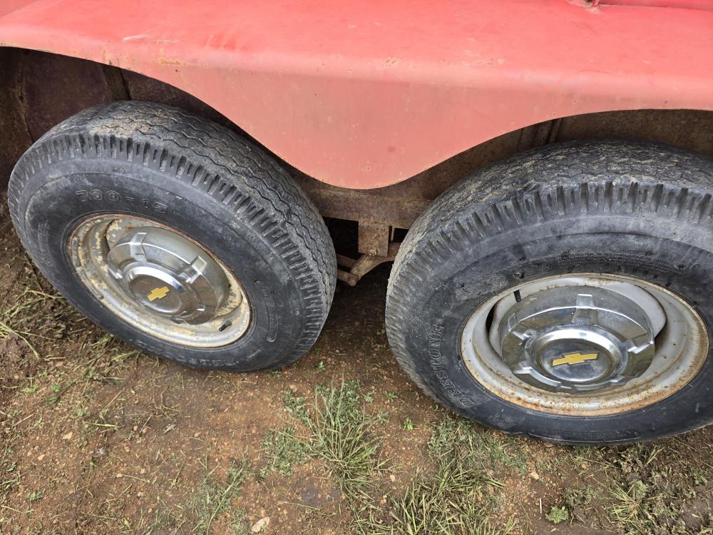 REMOLQUE PARA CABALLOS CON DORMITORIO