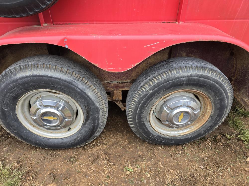 REMOLQUE PARA CABALLOS CON DORMITORIO