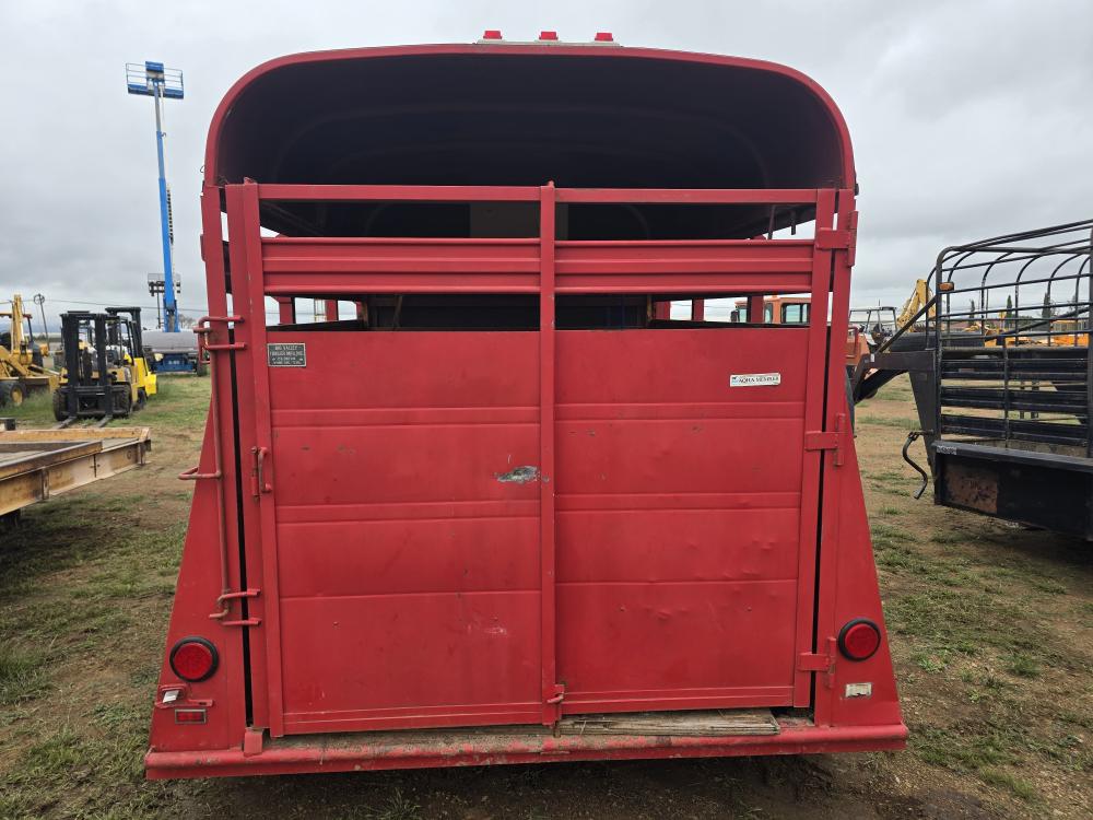 REMOLQUE PARA CABALLOS CON DORMITORIO