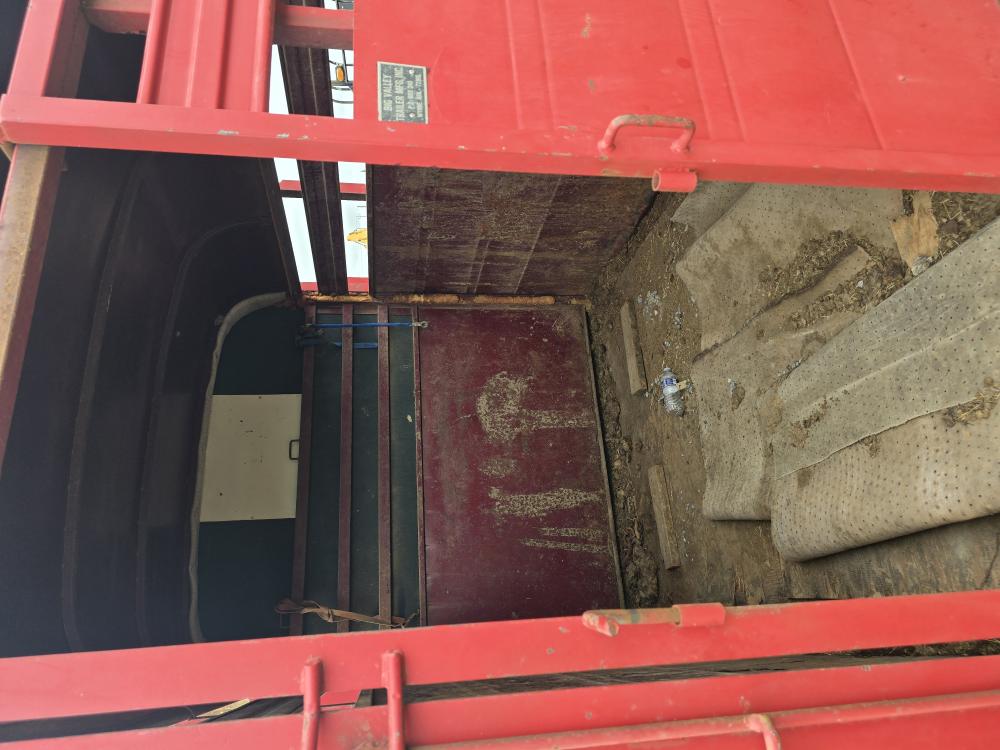 REMOLQUE PARA CABALLOS CON DORMITORIO