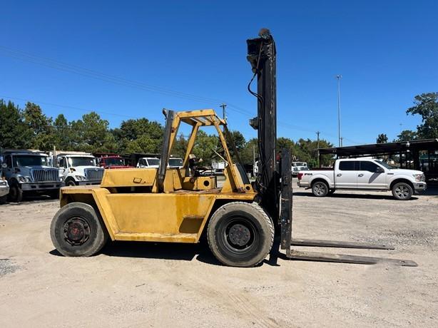 MONTACARGAS CAT. 15 TON. 