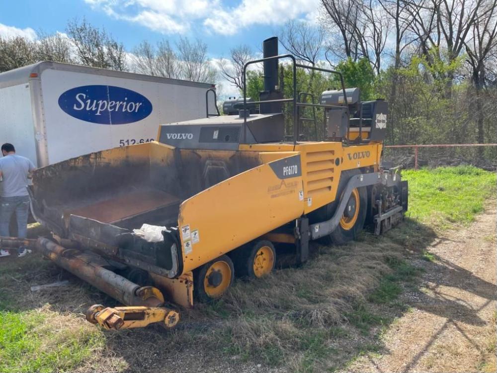 PAVIMENTADORA VOLVO 