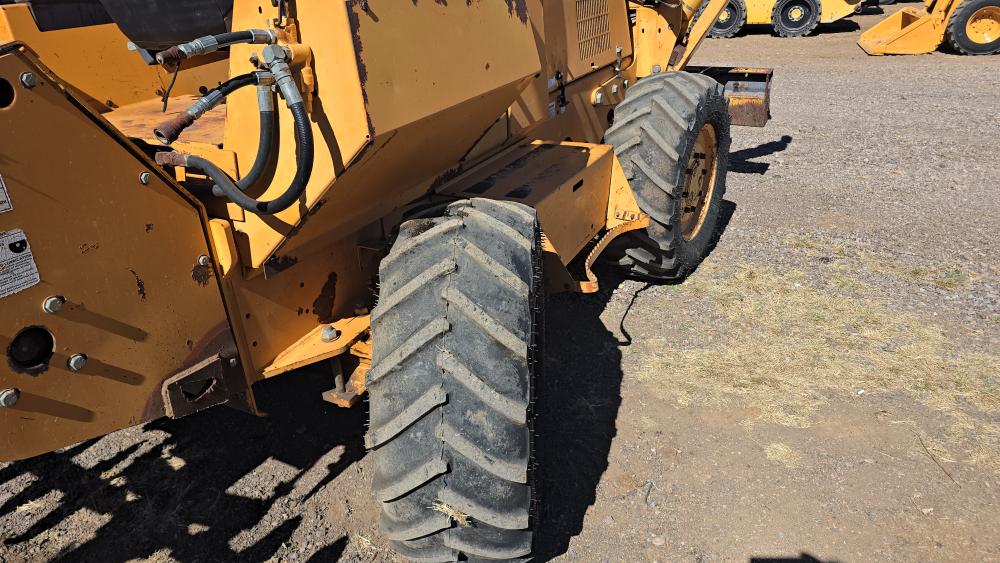 ZANJADORA CON BRAZO EXCAVADOR