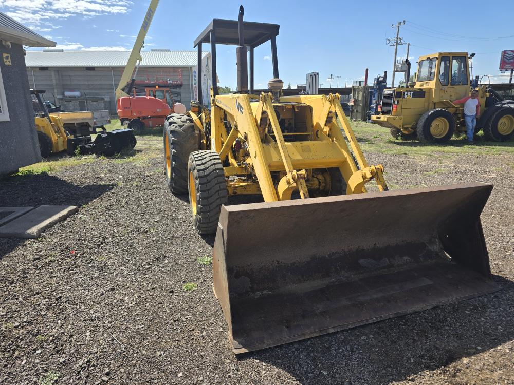 CARGADOR CON NIVELADORA