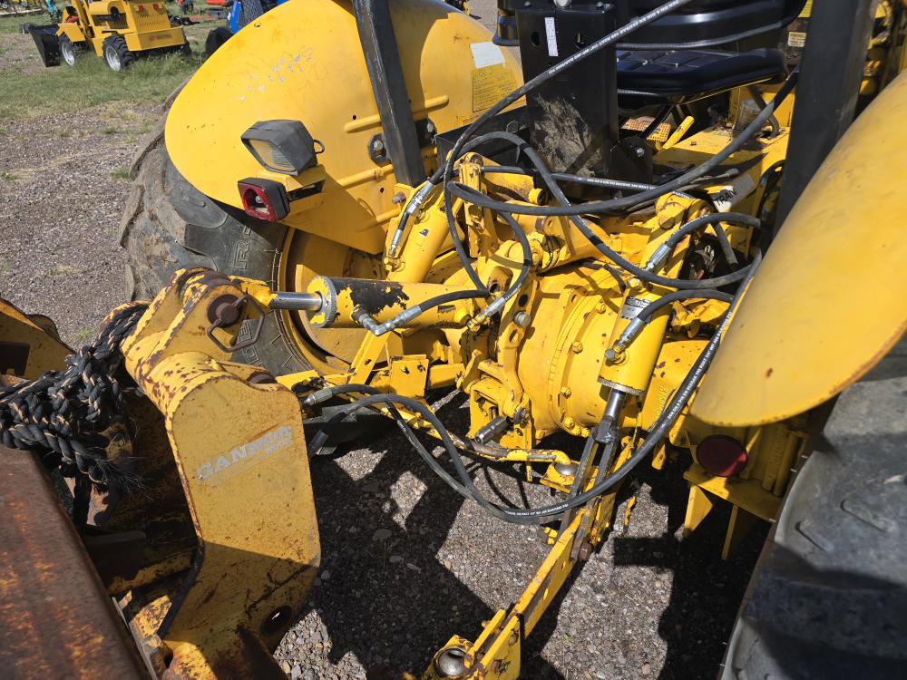 CARGADOR CON NIVELADORA